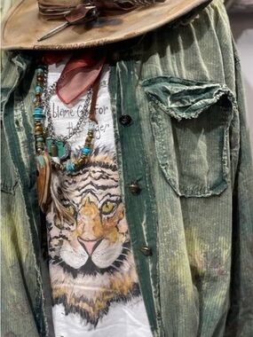 A Rare Bird Handmade Beaded Distressed Tiger Graphic T-Shirt 100% Cotton S/M